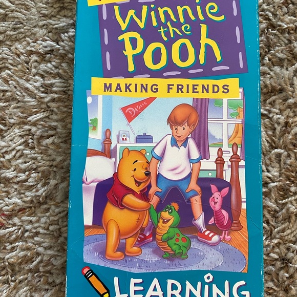 DISNEY WINNIE THE POOH MAKING FRIENDS VHS - Picture 1 of 2